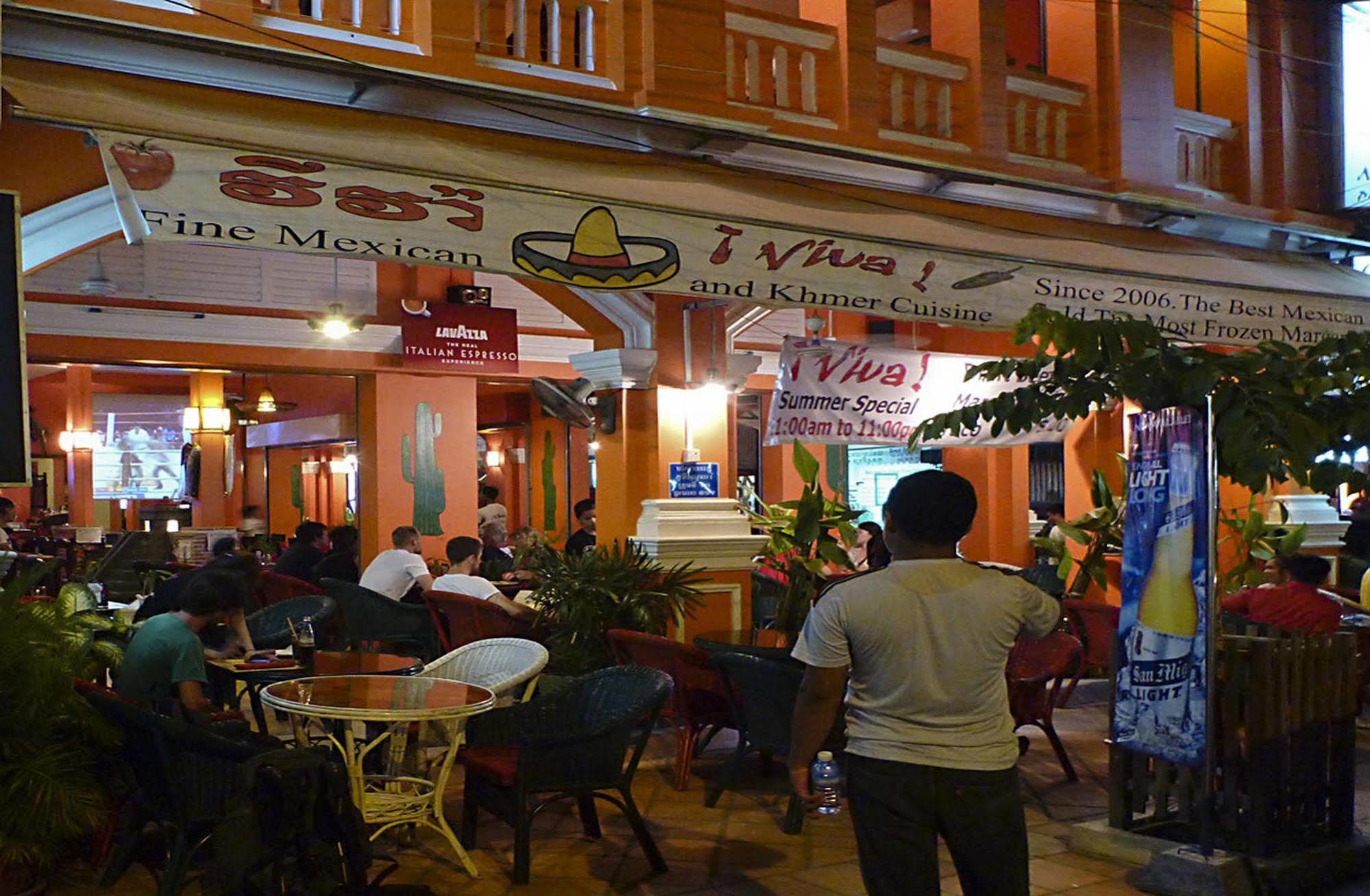 Viva Hotel Siem Reap Bagian luar foto